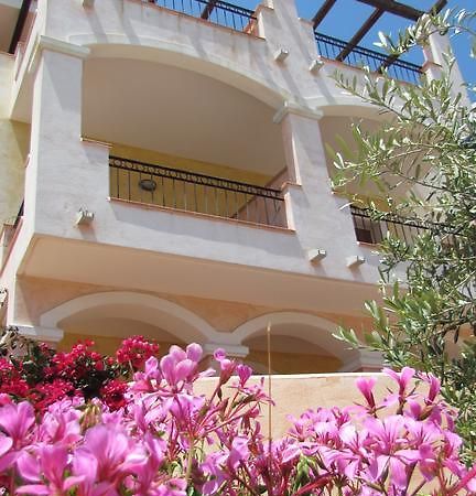 Residence Olimpo Santa Teresa Gallura Buitenkant foto