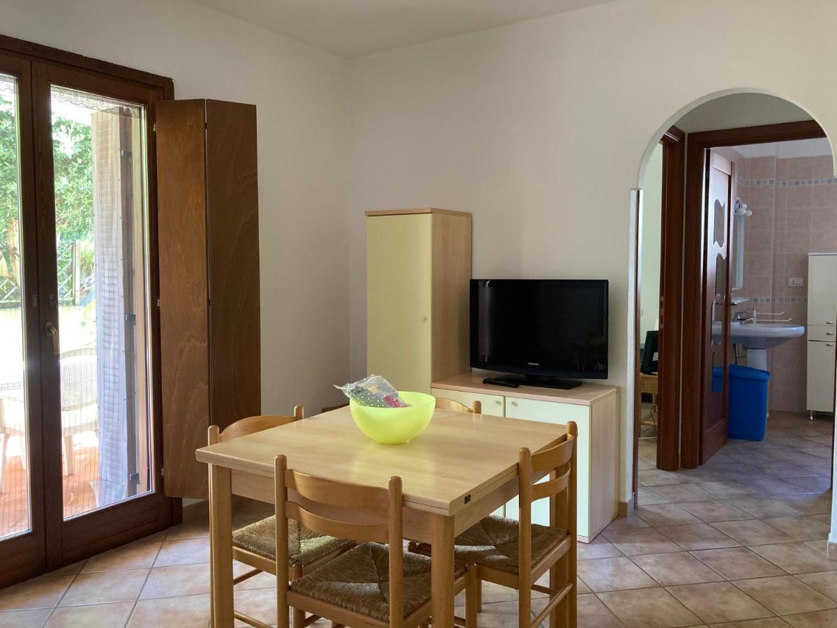 Residence Olimpo Santa Teresa Gallura Buitenkant foto