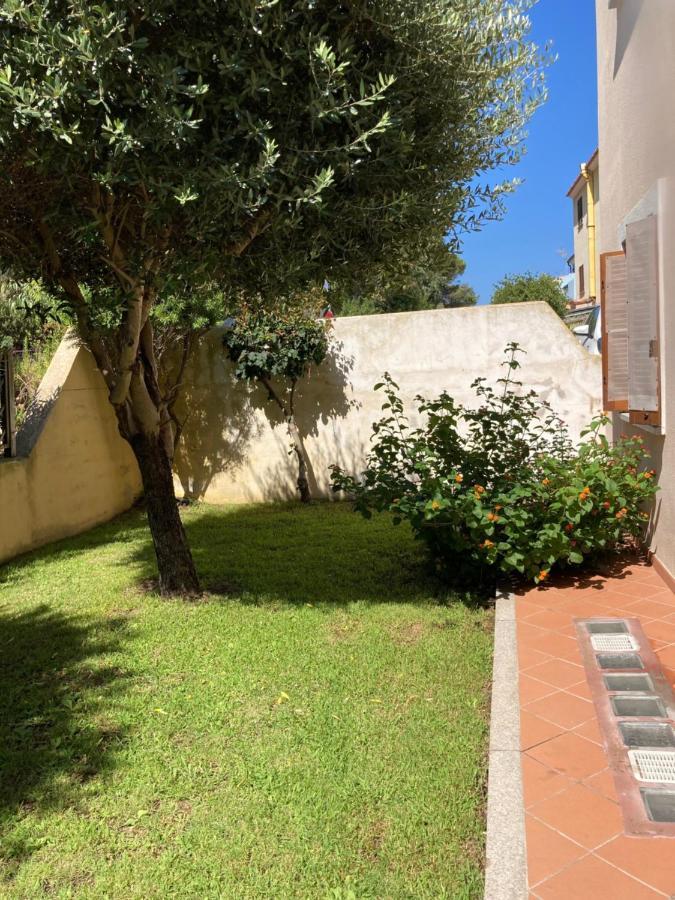 Residence Olimpo Santa Teresa Gallura Buitenkant foto
