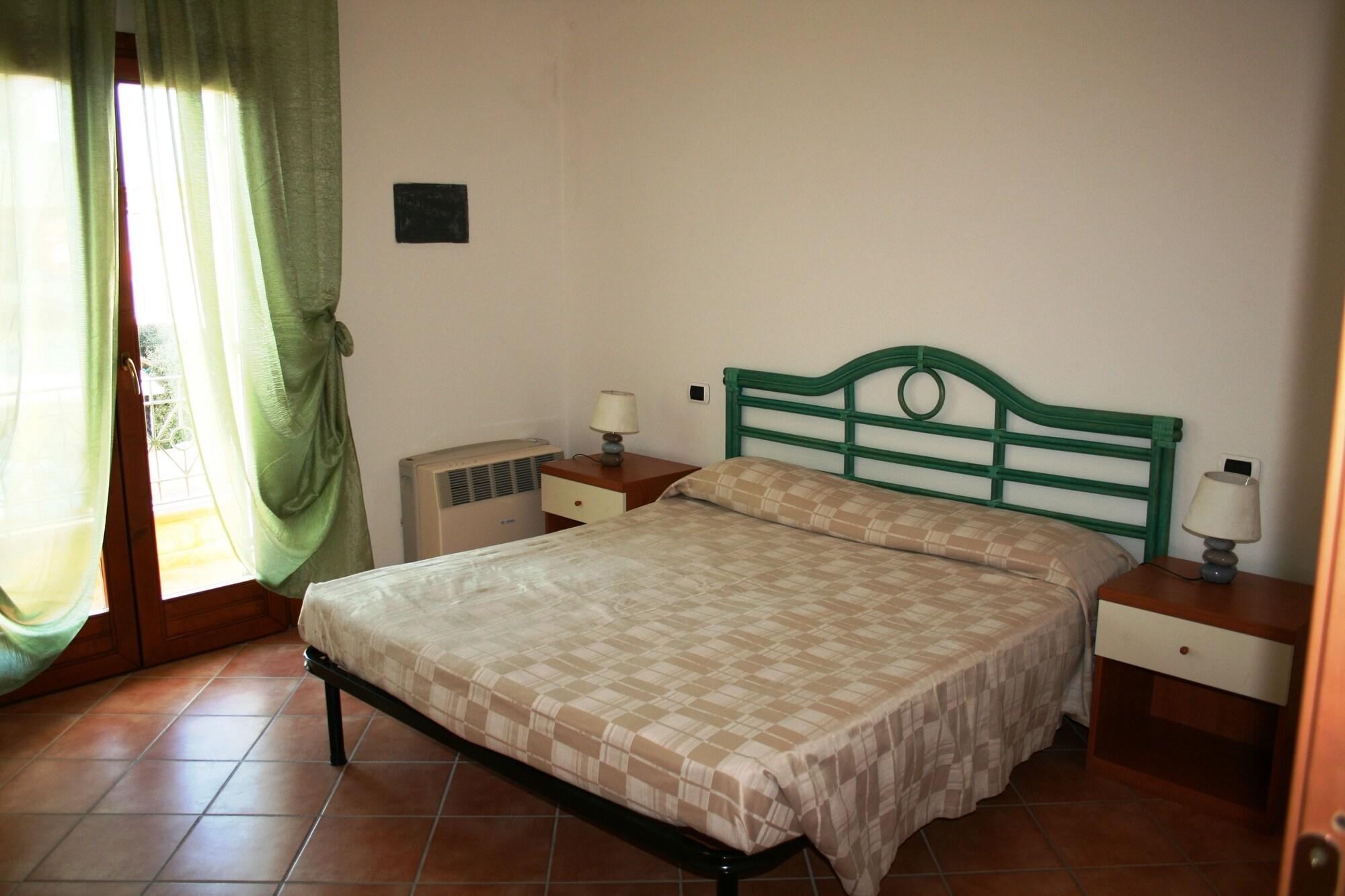 Residence Olimpo Santa Teresa Gallura Buitenkant foto