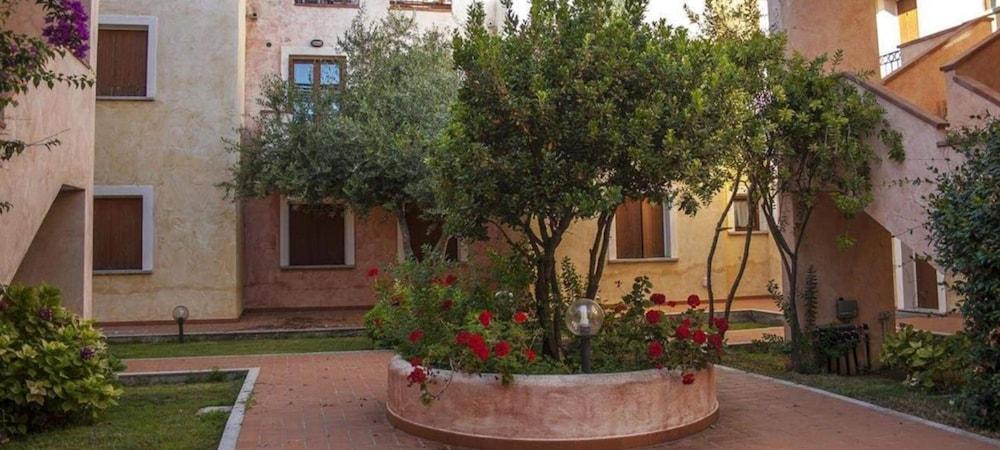 Residence Olimpo Santa Teresa Gallura Buitenkant foto