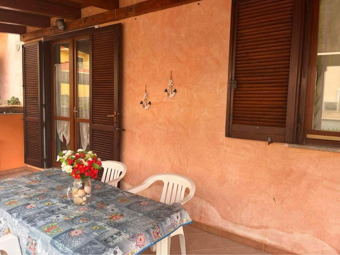 Residence Olimpo Santa Teresa Gallura Buitenkant foto