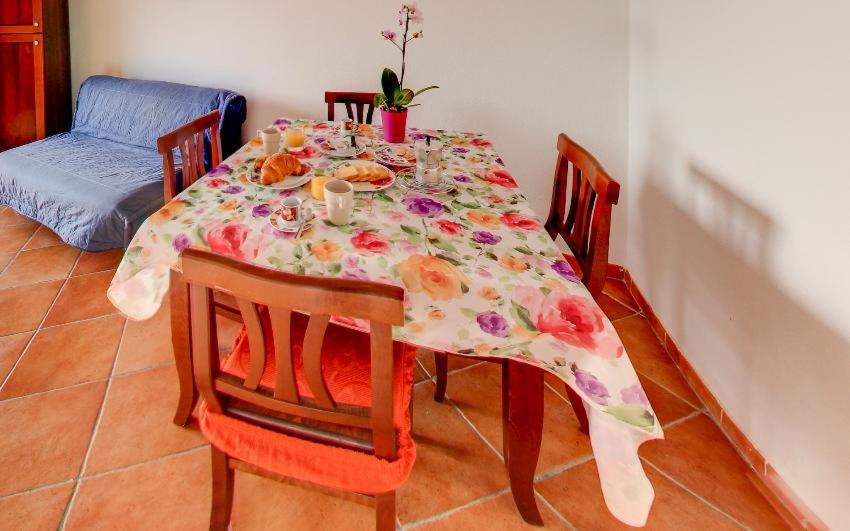 Residence Olimpo Santa Teresa Gallura Buitenkant foto