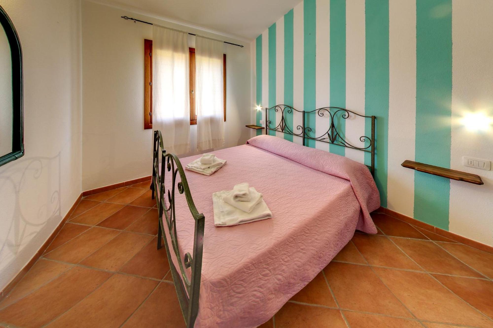 Residence Olimpo Santa Teresa Gallura Buitenkant foto