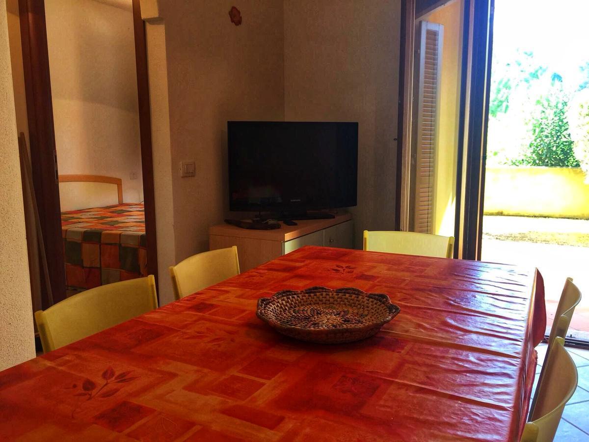 Residence Olimpo Santa Teresa Gallura Buitenkant foto