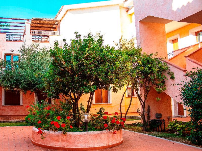 Residence Olimpo Santa Teresa Gallura Buitenkant foto